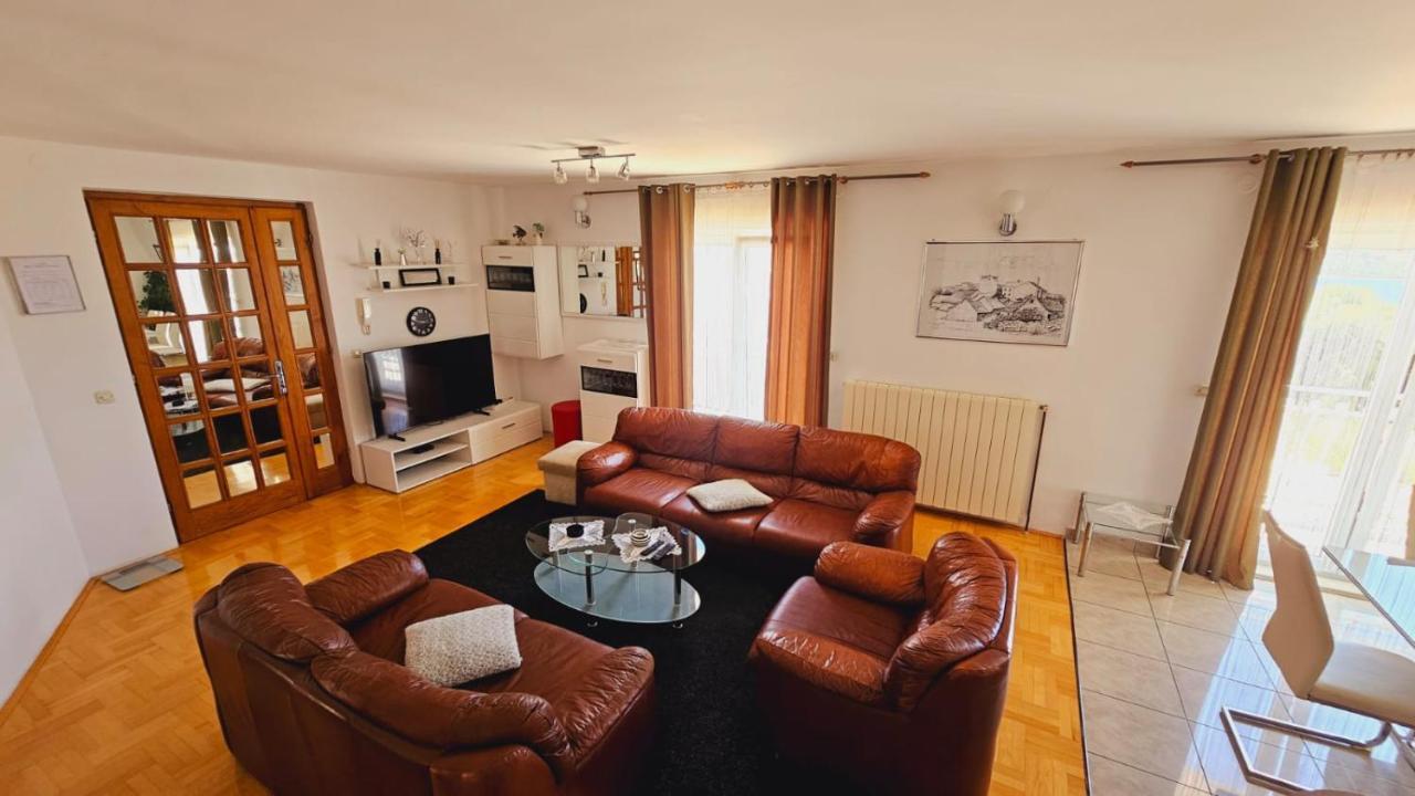 Apartment House Berry Primosten Exterior photo